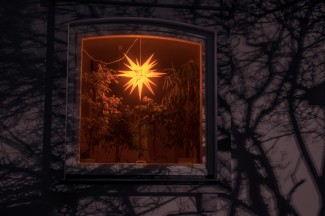 Adventsfenster mit Stern 