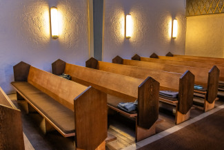 Kirchenbänke in St.Matthäus