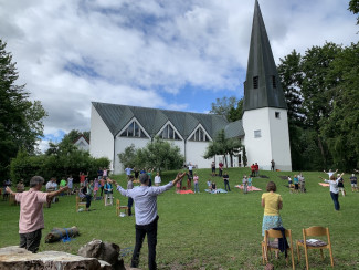 MIteinanderGottesdienst auf der Kirchenwiese 