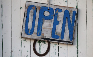 Schild "OPEN"