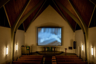 Stummfilm-Leinwand in der Matthäuskirche unscharf